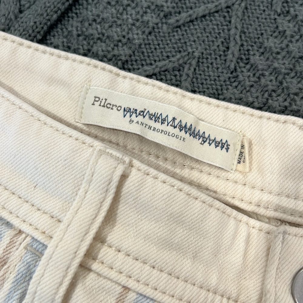 Pilcro jean shorts - EUC - size 30 - Picture 2 of 7